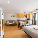 By Blue Door Apartmán *