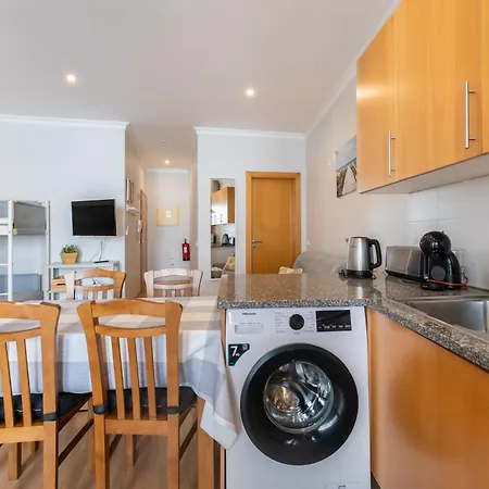 By Blue Door דירה